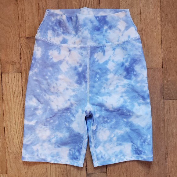 White Fox Active Blue White Tie Dye Athletic Work Out Gym Shorts Modest Length - Picture 1 of 8